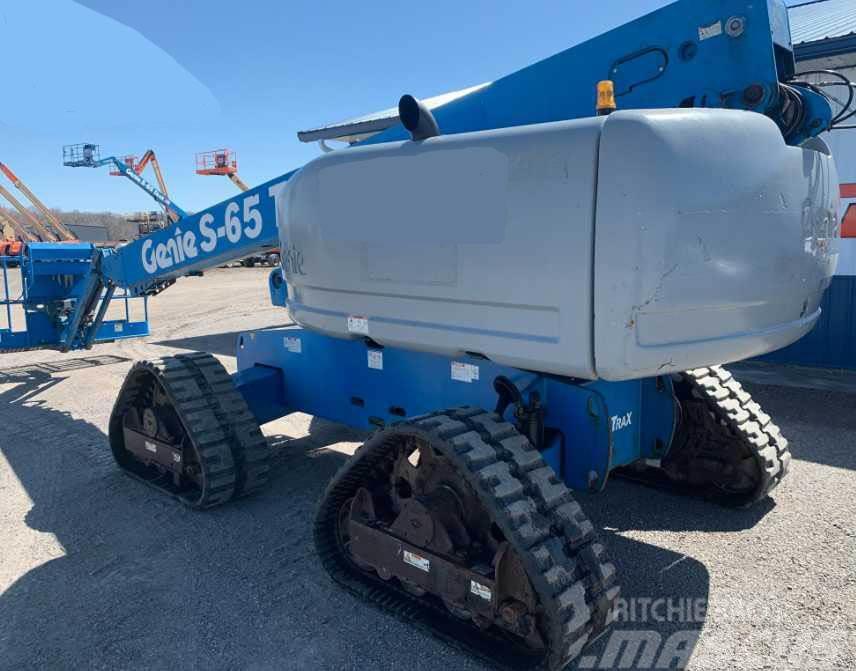 Genie S65 TRAX Used Personnel lifts and access elevators