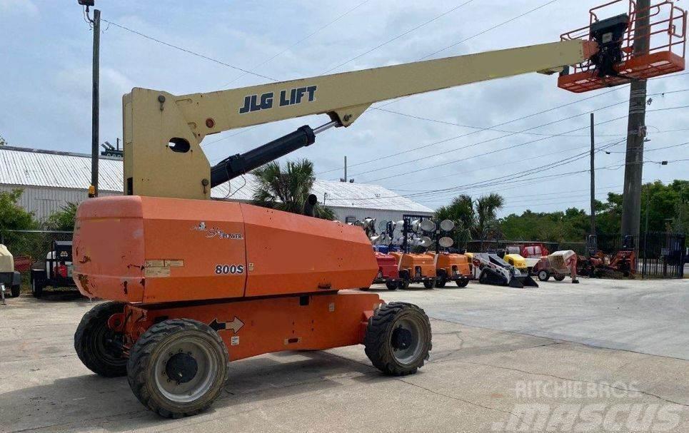 JLG 800AJ Articulated boom lifts