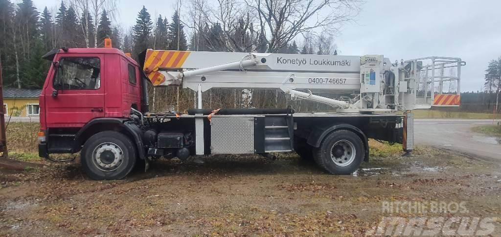 Scania 82 M henkilönostin Truck mounted cranes