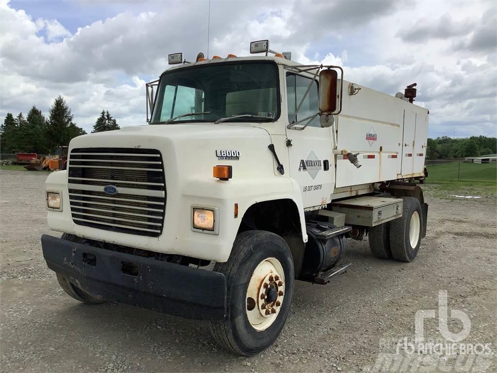 Ford LN8000 Commercial vehicle