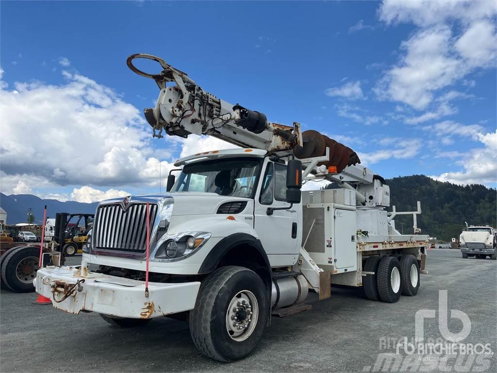 International WORKSTAR 7600 Truck mounted drill rig