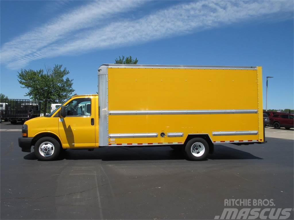 GMC SAVANA 3500 Box trucks