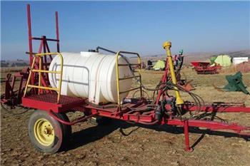  Other 1000 litre sprayer with Hydraulic boom