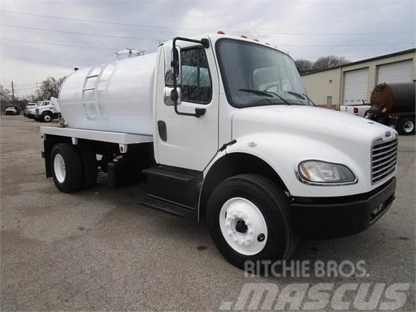 Freightliner BUSINESS CLASS M2 106 Commercial vehicle