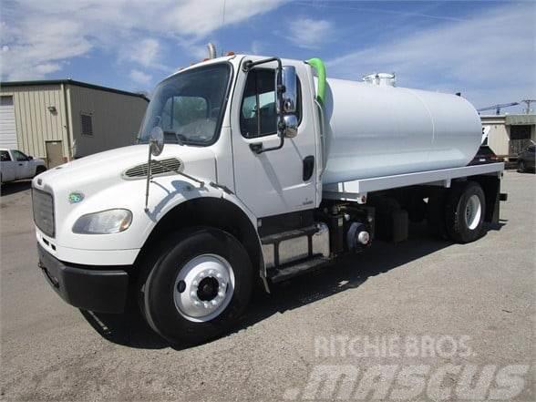 Freightliner BUSINESS CLASS M2 106 Commercial vehicle
