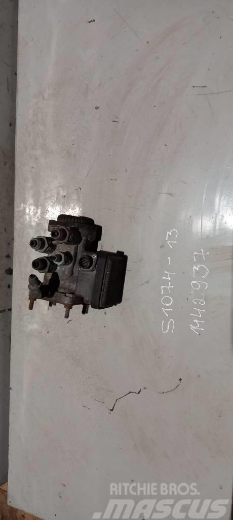 Scania P420 EBS valve 1442937 Gearboxes