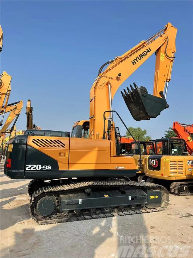 Hyundai 220- 9S Crawler excavators