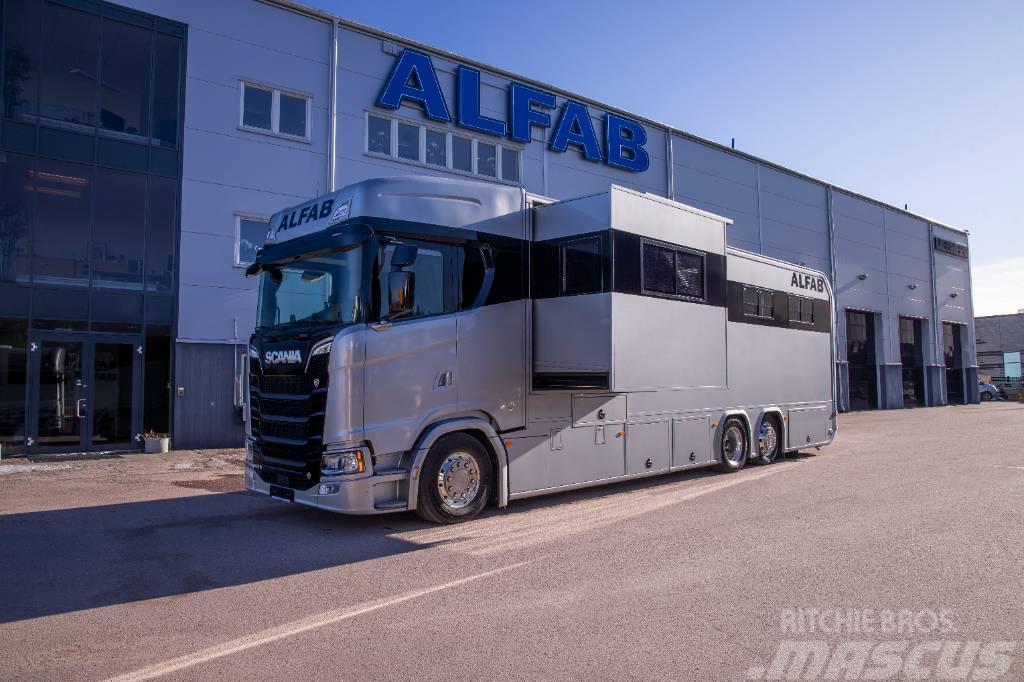 Scania V8 Hästlastbil med uppskjut och utskjut ALFAB Limi Livestock trucks