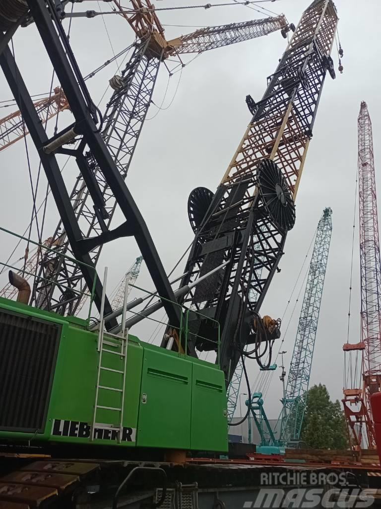 Liebherr HS 895 HD Track mounted cranes