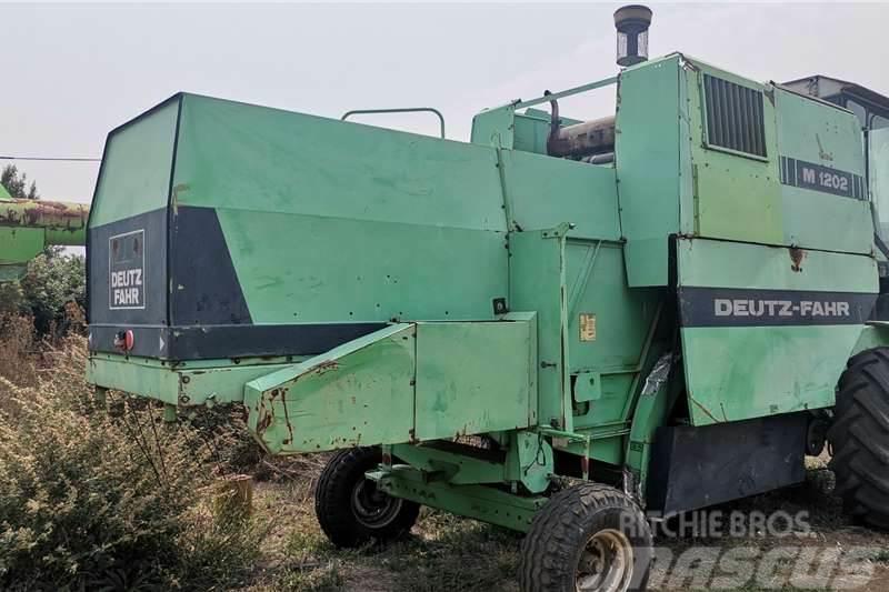 Deutz -Fahr M1202 Combine Harvester Tractors