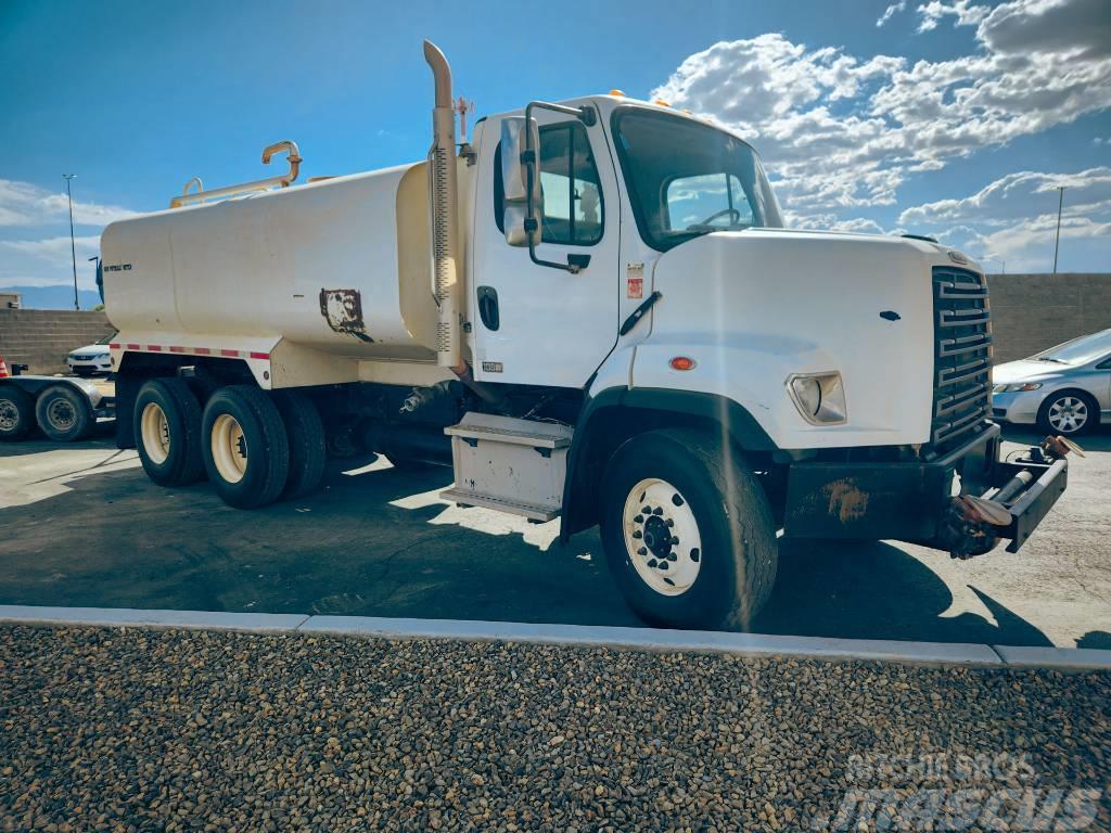 Freightliner 108 SD Water bowser