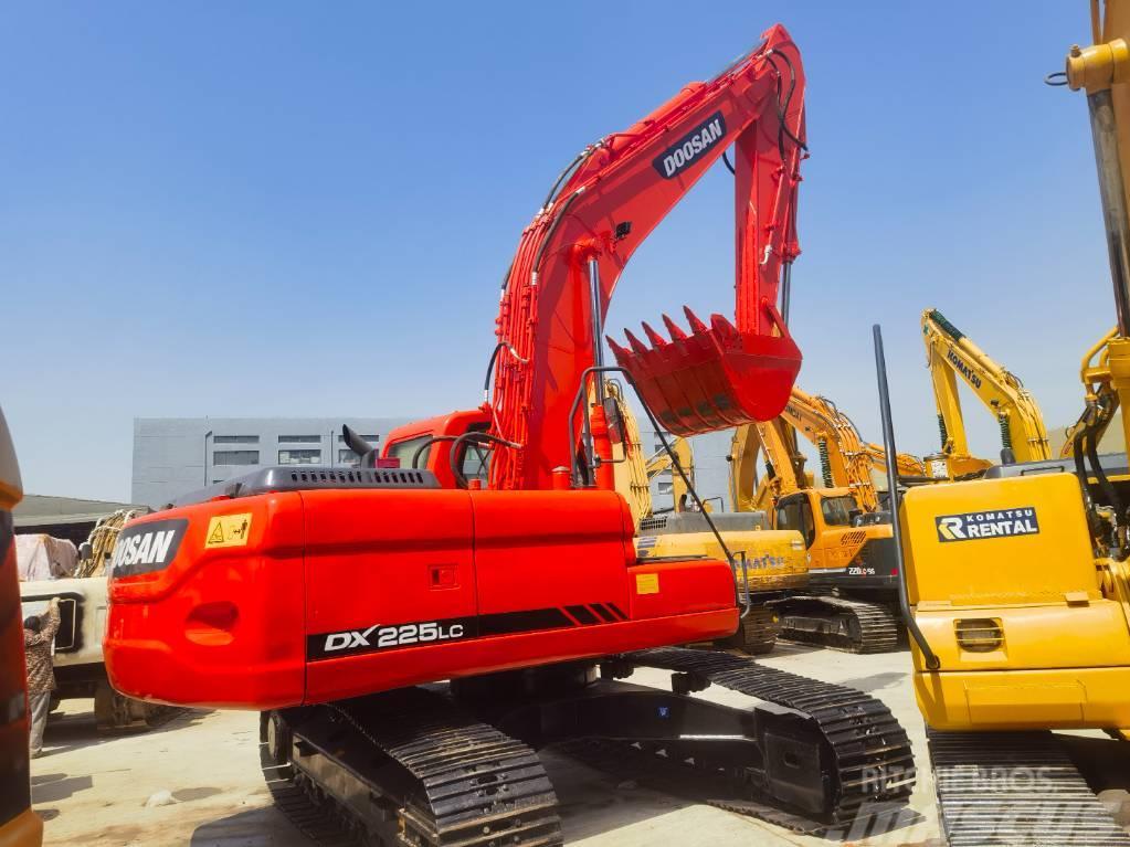 Doosan DX 225 LC Wheeled excavators