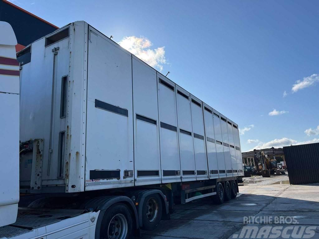 Schmitz Cargobull NKS SCB S3B BOX L=13682 mm Livestock transport