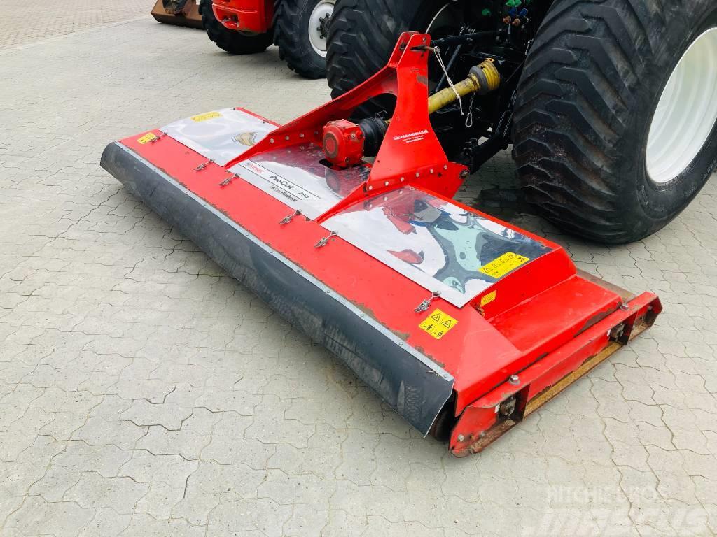 Trimax ProCut S3 290 Mounted and trailed mowers