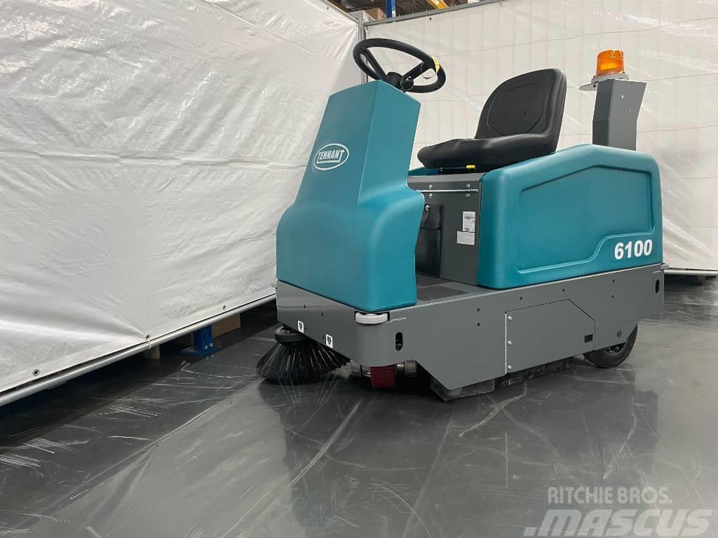 Tennant 6100 Sweepers