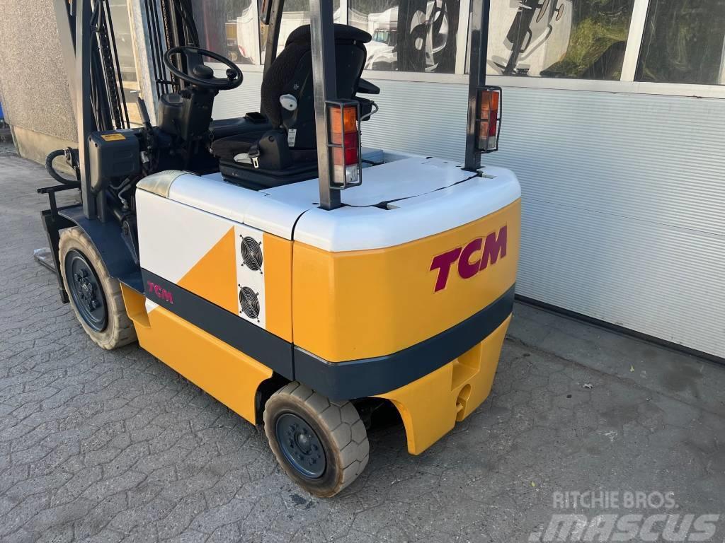 TCM FHB35 Electric forklift trucks