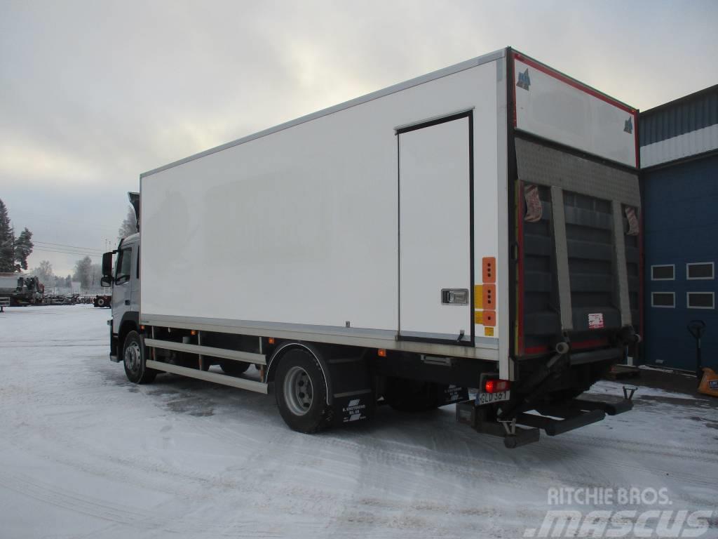 Volvo FM330 4x2 Temperature controlled trucks
