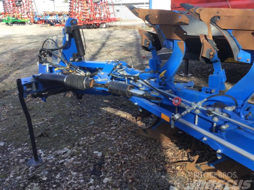 New Holland PHV5875H Reversible ploughs