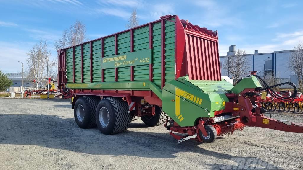Strautmann GigaVitesse CFS 4402 Self-loading trailers