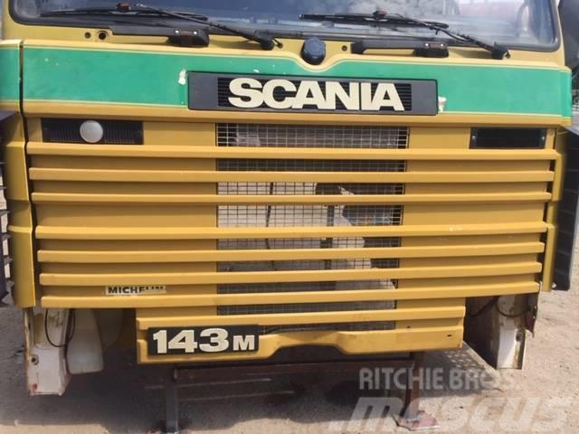 Scania 143-450 Cabins and interior