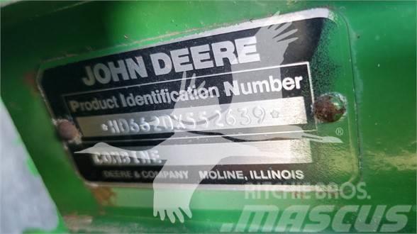 John Deere 6620 Combine harvesters