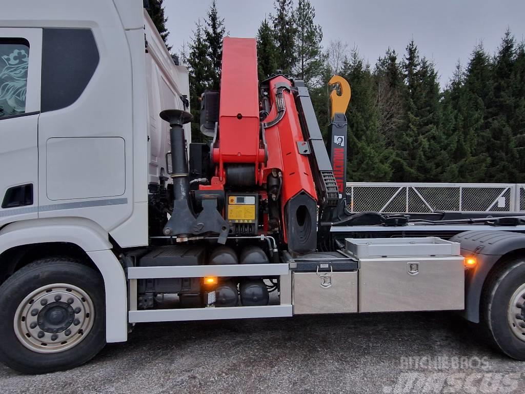 Scania R540 8x2 Truck mounted cranes