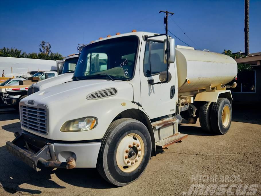 Freightliner Business Class M2 106 Water bowser