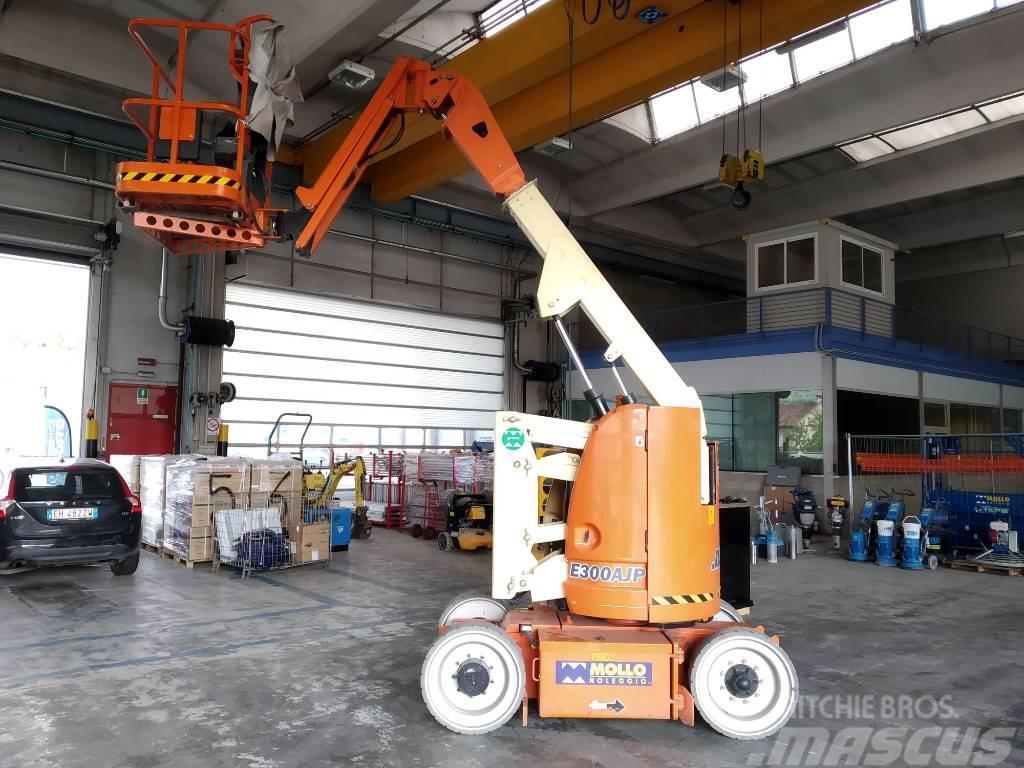 JLG E 300 AJP Articulated boom lifts