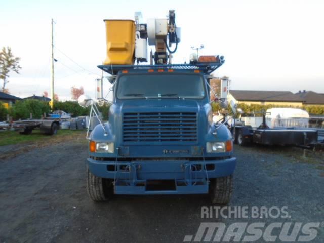 International F 4900 Truck mounted platforms