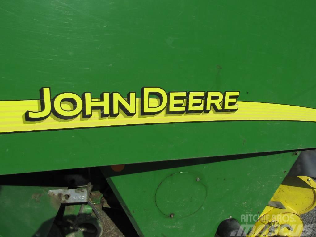 John Deere Rundbalspress 678 Round balers