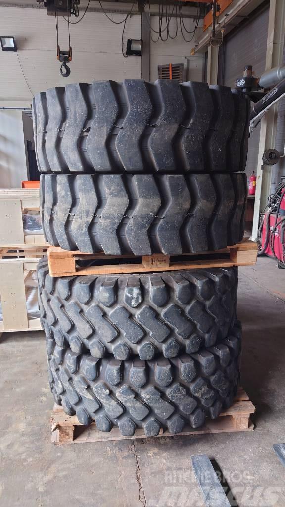  Lander & Solideal E-3/L-3 17.5R25 Tyres, wheels and rims