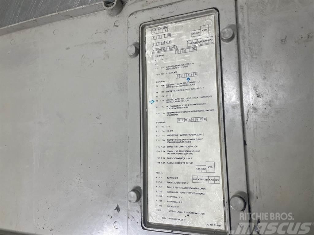 Liebherr A316-9210770-Dashboard/Console/Konsole Cabins and interior