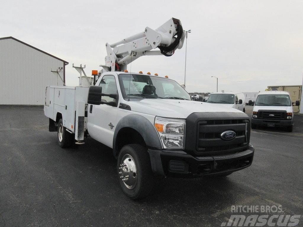 Ford Super Duty F-550 Truck mounted platforms