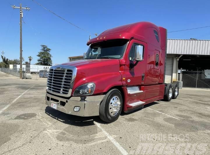 2018 Freightliner Cascadia Conventional Truck with Prime Movers