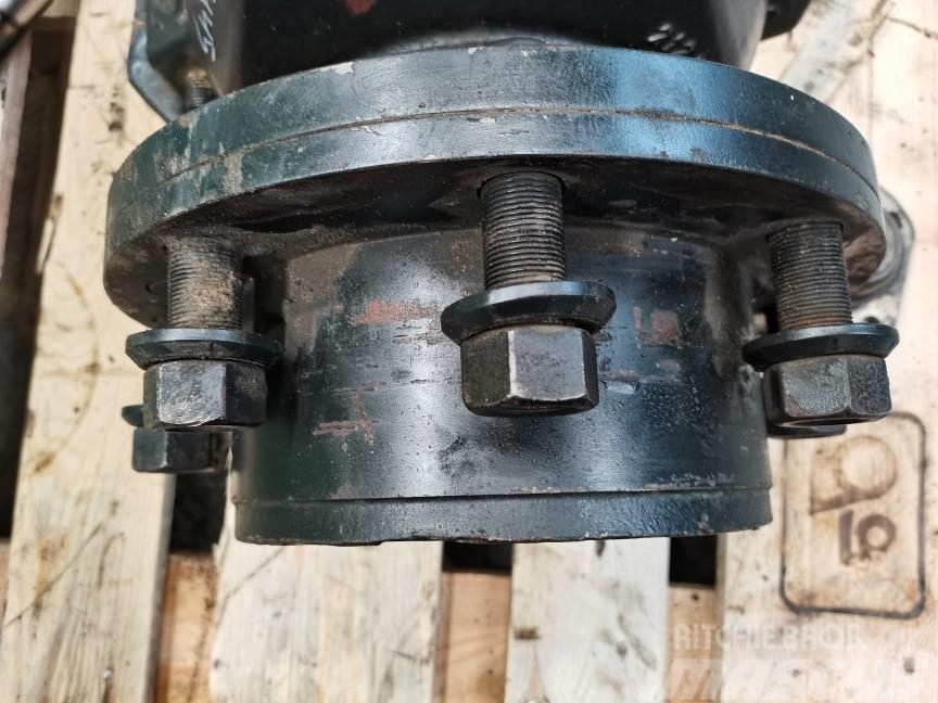 New Holland LM 445 front left crossover Spicer Axles