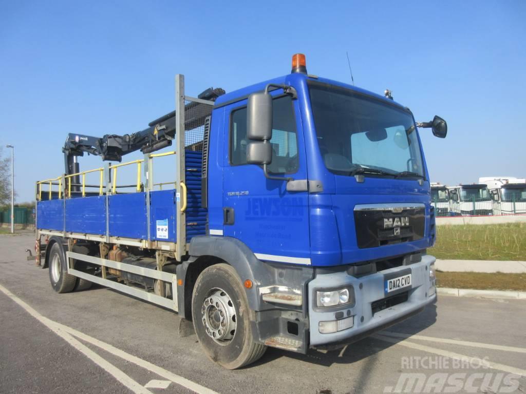 MAN TGM18.250 Truck mounted cranes