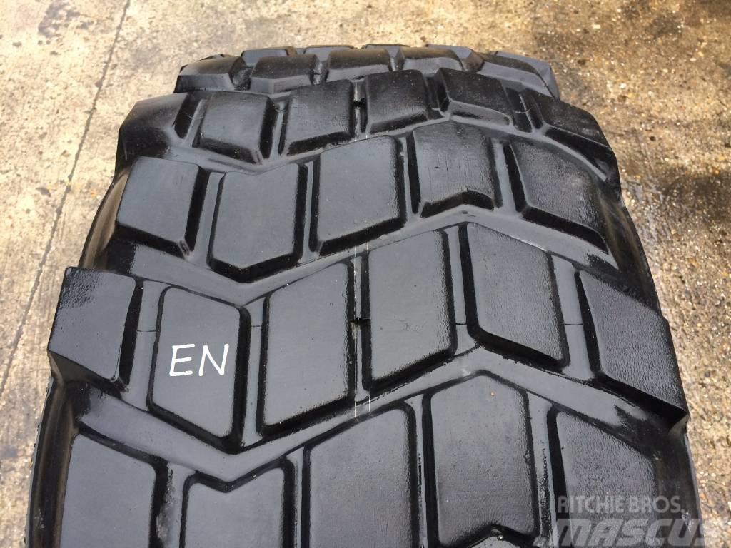 Michelin 525/65R20.5 XS - USED EN 80% Tyres, wheels and rims