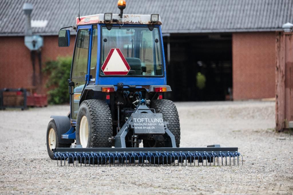  Toftlund Maskinfabrik Gårdspladsrive Compact tractor attachments