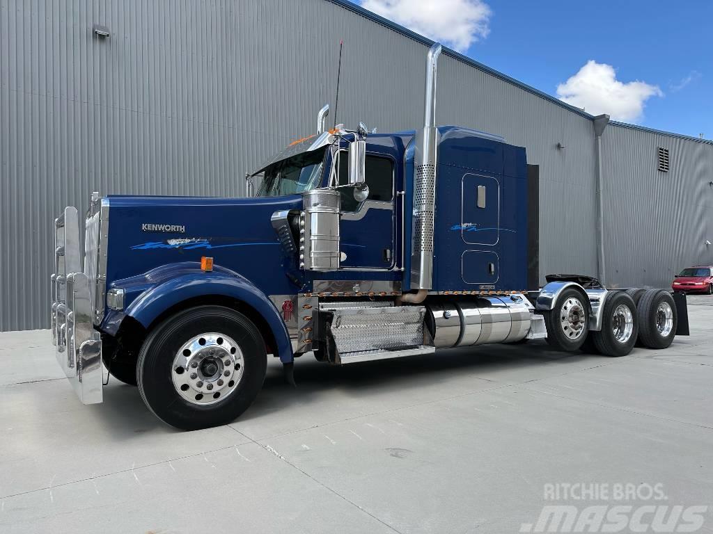 Kenworth W990L Prime Movers