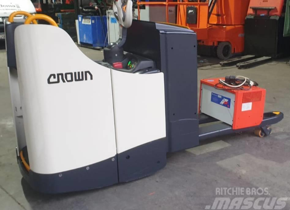 Crown WT 3040 Low lift with platform