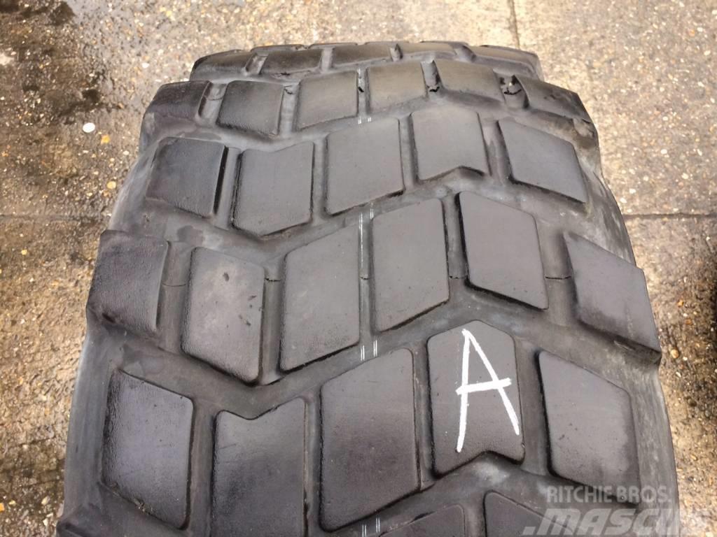 Michelin 525/65R20.5 XS - USED A 40% Tyres, wheels and rims