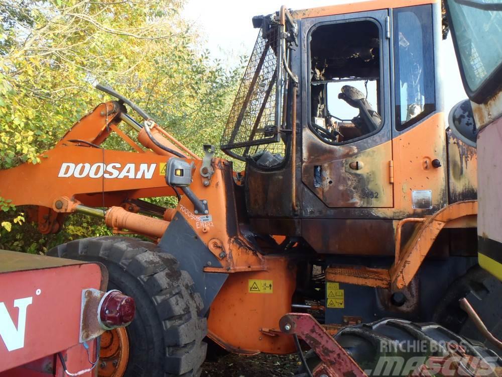 Doosan Daewoo DL250 Tractors