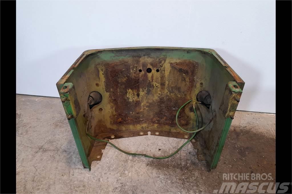 John Deere 2040 S Engine Hood Chassis and suspension