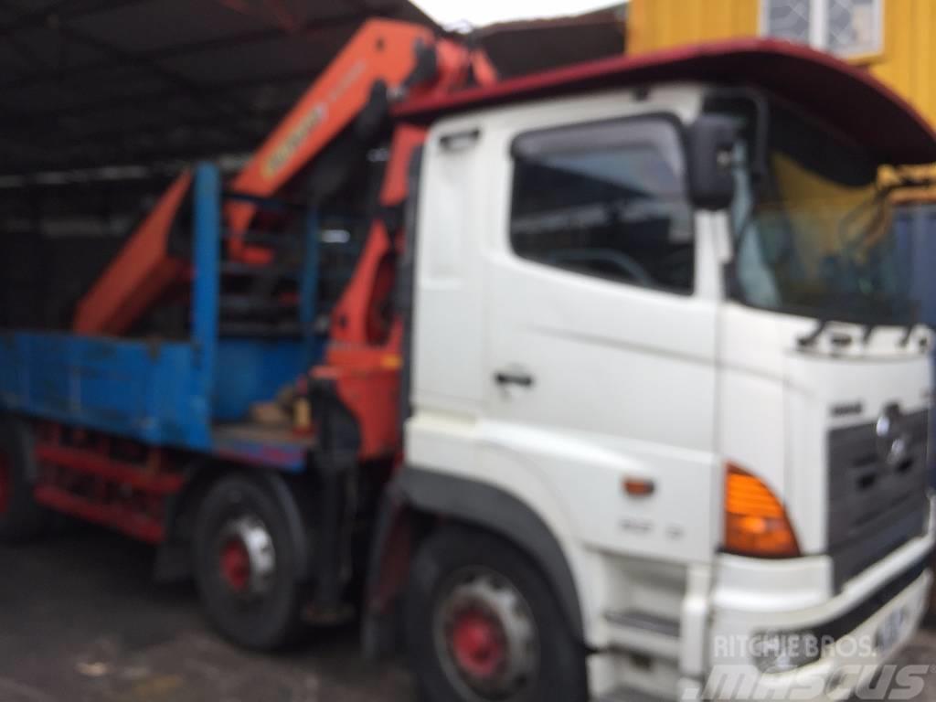 Hino 700 FY Truck mounted cranes