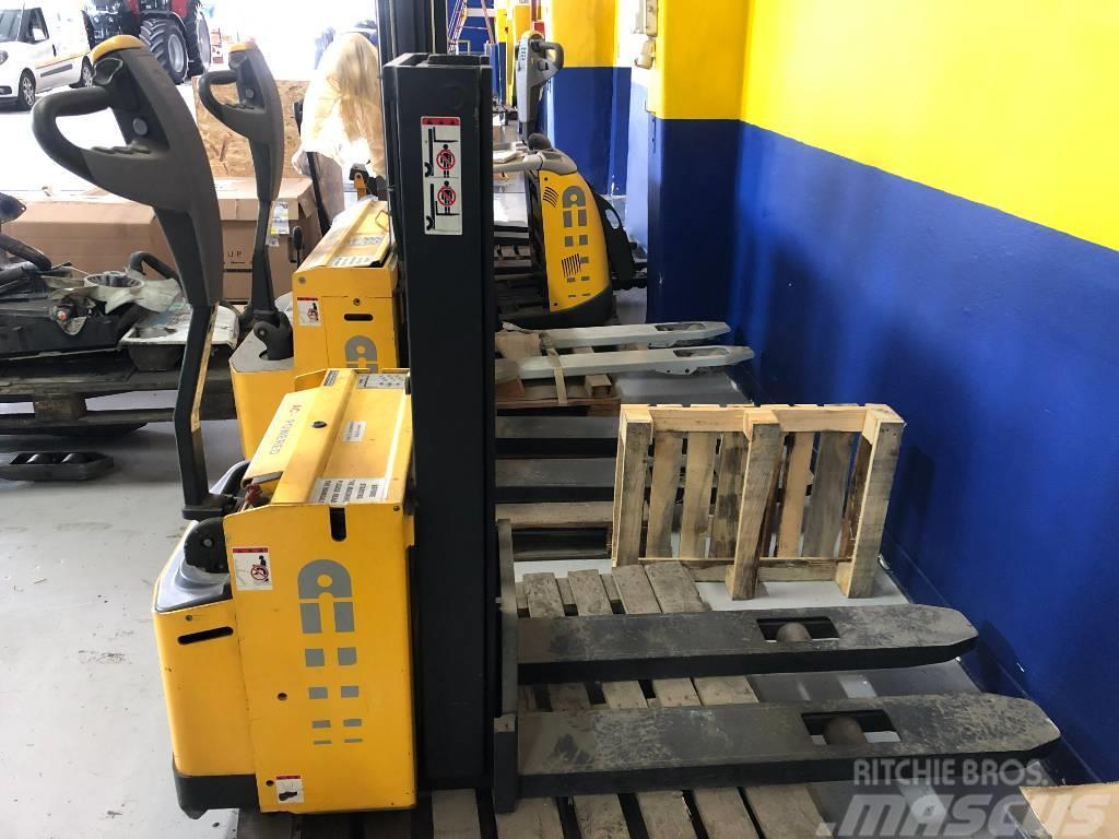 Atlet CSL 160 Self propelled stackers