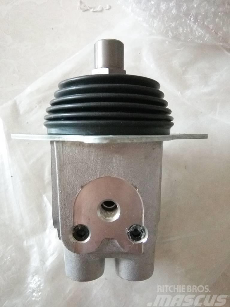 Komatsu PC400-7 pilot valve Backhoes