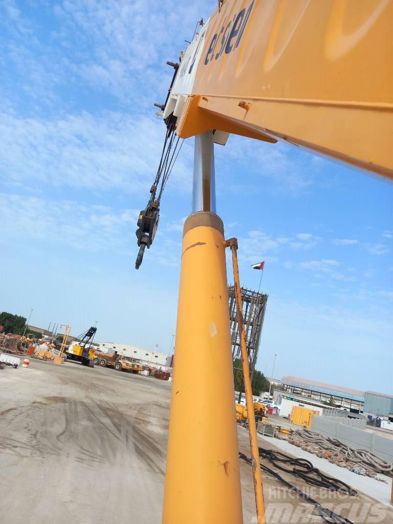 Hitachi Sumitomo SCX400  (Abu Dhabi) Track mounted cranes