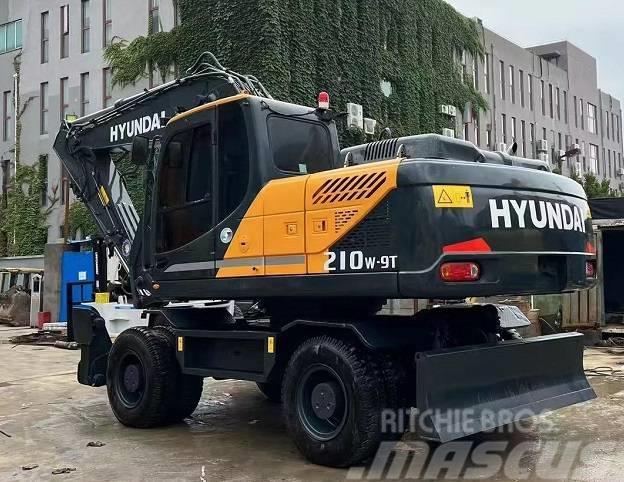 Hyundai 210W-9T Wheeled excavators