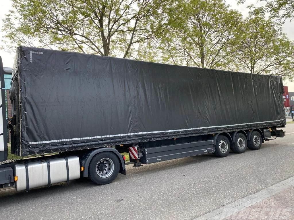 Schwarzmüller 3 AXLE + COILGOOT + SLIDING ROOF Curtain sider semi-trailers