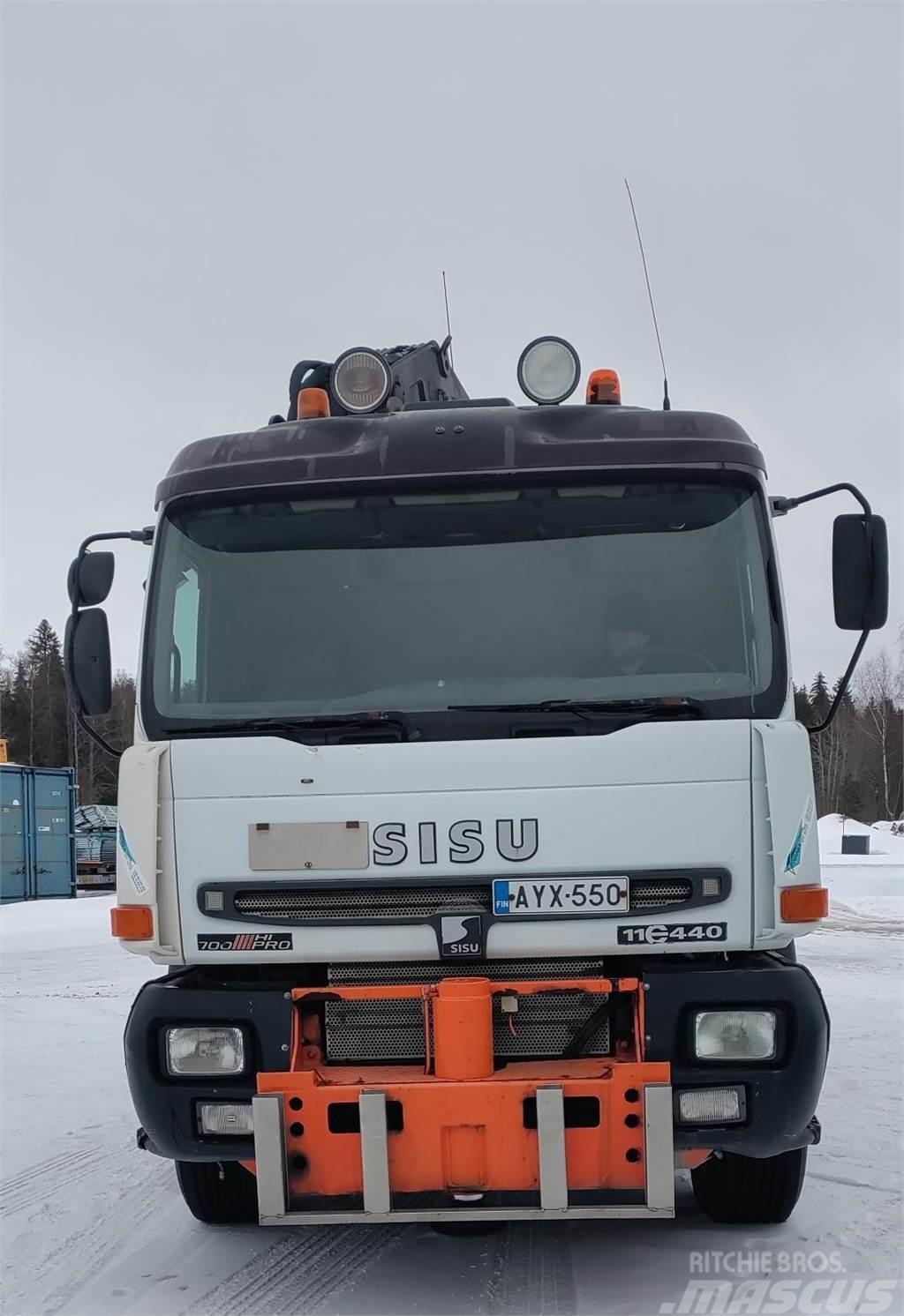 Sisu E11M 8x4 + Hiab Truck mounted cranes